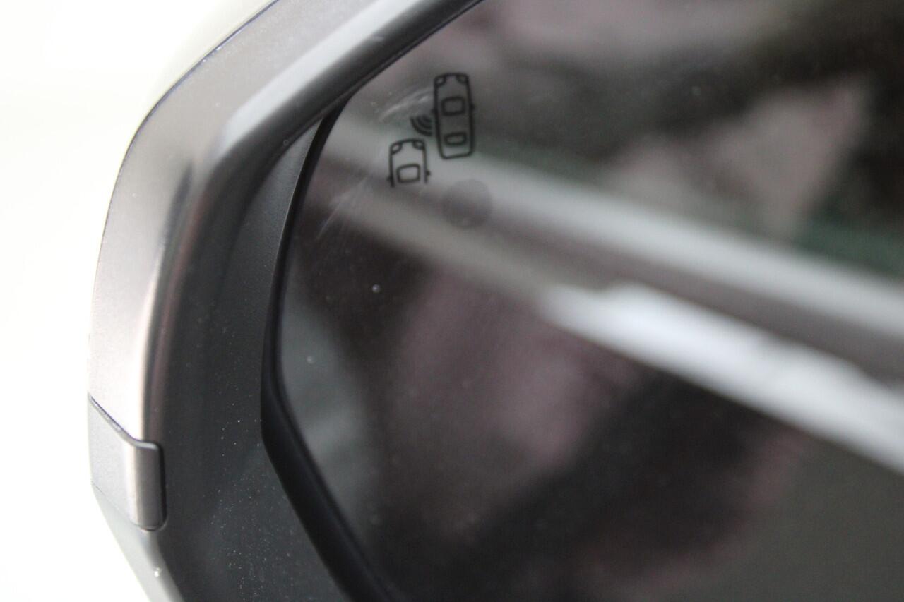 Opel Grandland X 1.2 Turbo Business Executive | automaat | trekhaak | dealer onderhouden | elektr. achterklep | navi | pdc v/a+ camera | carplay | dode hoek