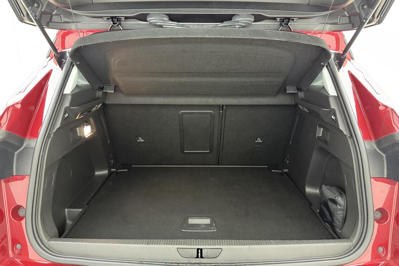 Opel Grandland X 1.2 Turbo Business Executive 130pk | Automaat | Navigatie | Camera | Climate Control | Stoel- Stuurverwarming | Cruise Control | AGR Stoelen