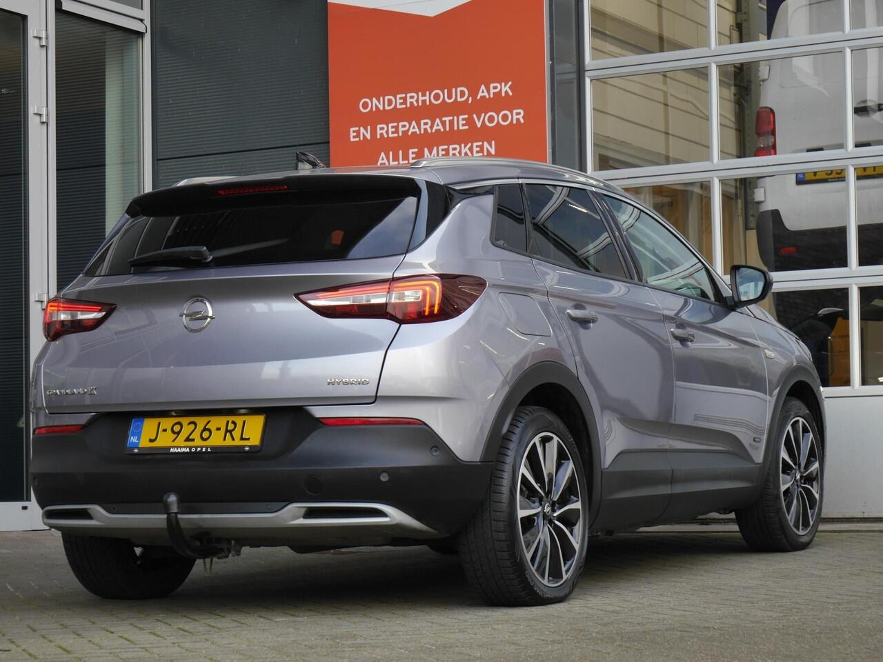 Opel Grandland X 1.6 Turbo Hybrid Business Executive | Stoelverwarming en ventilatie | 225 PK | 19 inch lichtmetalen velgen | Lederen bekleding | Parkeersensoren v+a | Elektrisch verstelbare bestuurdersstoel