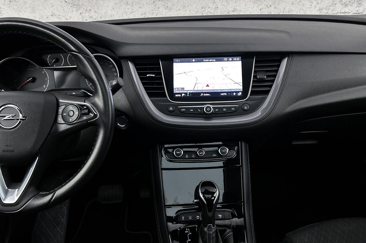 Opel Grandland X 1.6 Turbo Business Executive | Apple Carplay | LED koplampen | Panoramadak | Parkeersensoren