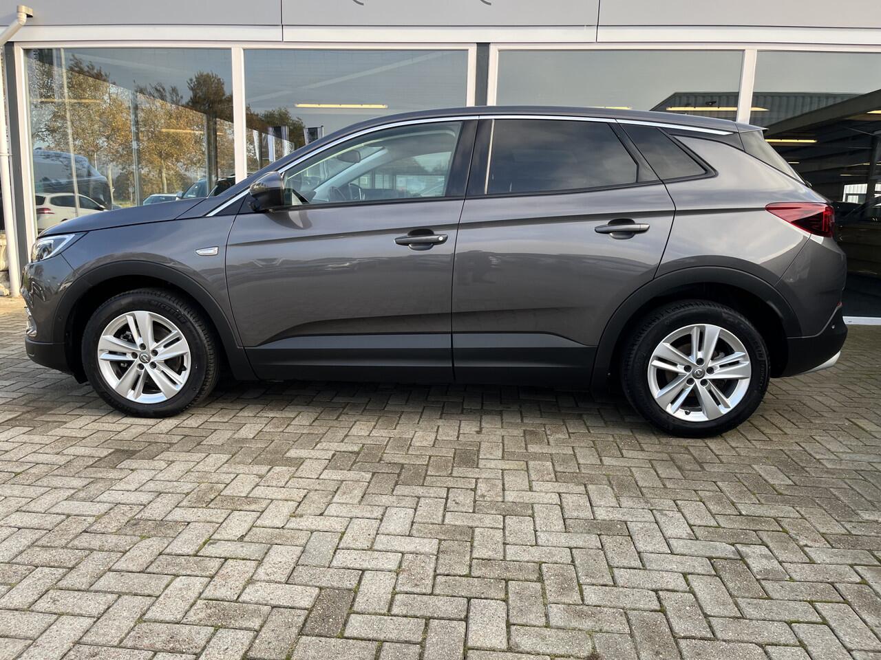 Opel Grandland X 1.2 Turbo Business Executive 50% deal 7.475,- ACTIE Trekhaak / Carplay / Clima / Cruise / Keyless
