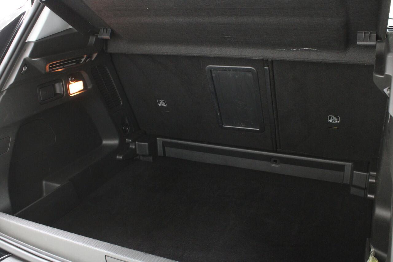 Opel Grandland X 1.2 T Innovation | Automaat | Trekhaak / Navi Full Map / Camera / PDC v&a / Keyless