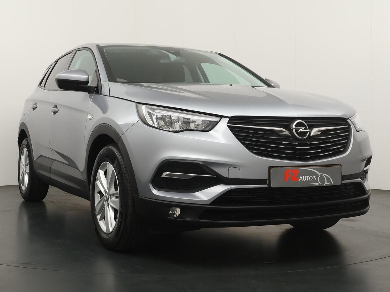 Opel Grandland X 1.2 Turbo Business Executive - Navigatie - Climate Control - LED koplampen