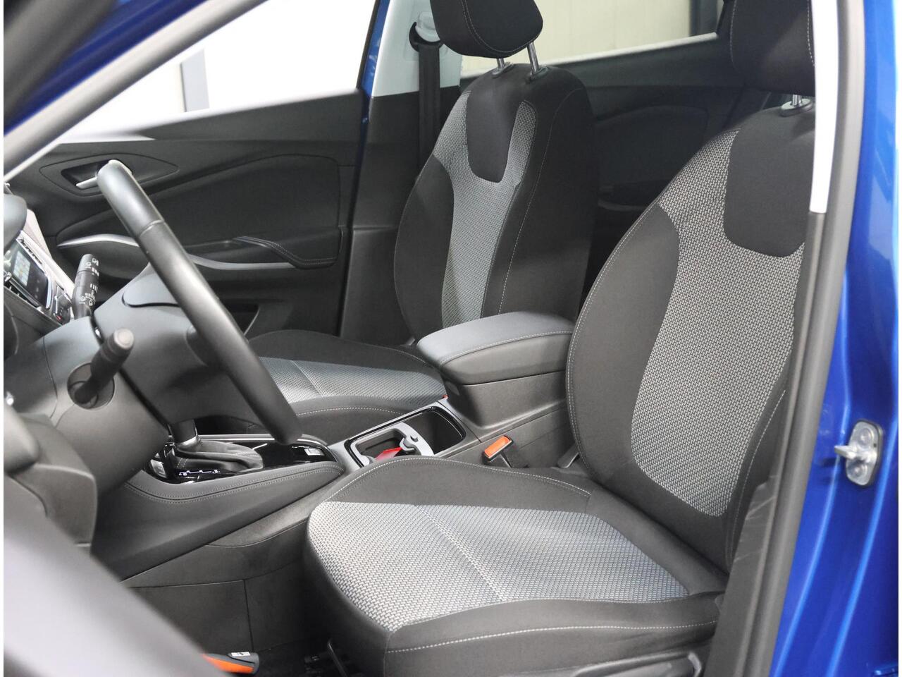 Opel Grandland X 130PK Turbo Edition | AppleCarPlay/AndroidAuto | Panoramadak | Navigatie | Cruise Control | Climate Control | LED | Armsteun | Parkeersensoren | Isofix | Privacy Glass |