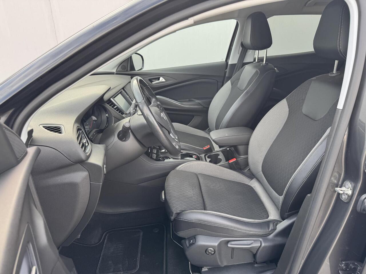 Opel Grandland X 1.2 Turbo GS Line / Stoelverwarming voor en achter / Stuurverwarming / Achteruitrijcamera / Cruise control / All season banden