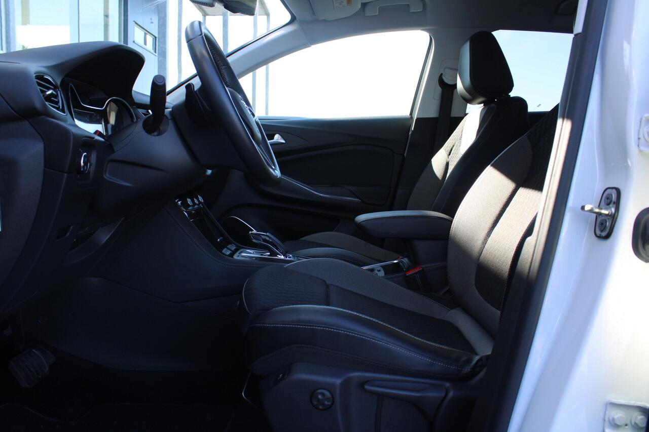 Opel Grandland X 301PK 1.6 Turbo Hybrid4 Business Executive | Camera | Dodehoekdetectie | AppleCarplay | Keyless | 19" LMV