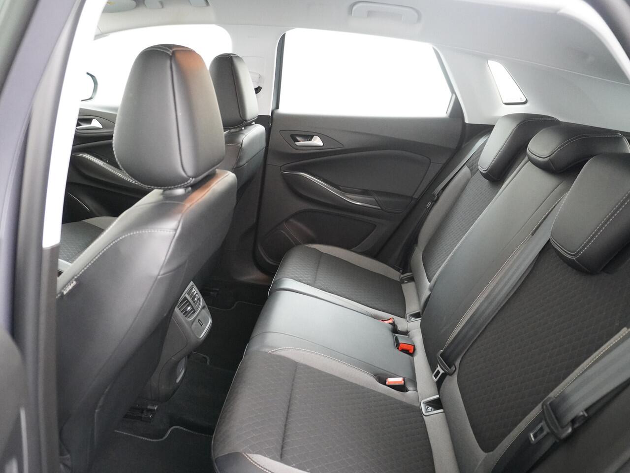 Opel Grandland X T 131pk 360Camera Navi 1/2Leer Apple/AndroidPdc Dab Ecc Tel. Isofix Mistlampen Blindspot Lane-dep. Bordherk. Usb Bluetooth CruiseControl Licht-/Zichtpakket Elek.Inkl.spiegels Elek.Ramen Led 17''LM 1.2 Turbo Business Elegance NL-auto! B- klasse EURO 6 Orig