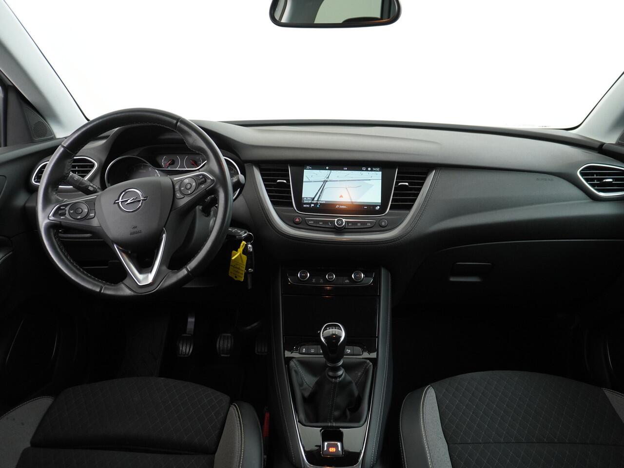 Opel Grandland X T131PK Apple Carplay Android Auto AGR-Comfortstoel Camera Navi Ecc Cruise Control Pdc DAB+ Regen-Lichtsensor Lane Assist Led Verkeersbord detectie Bluetooth Privacy Glas Lmv 17" Elegance 1e Eigenaar Origineel Nederlandse auto Euro 6