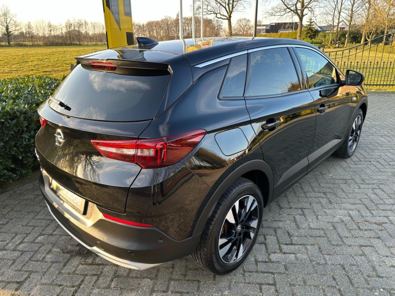 Opel Grandland X 1.6 Turbo Innovation Led / Keyless / Camera