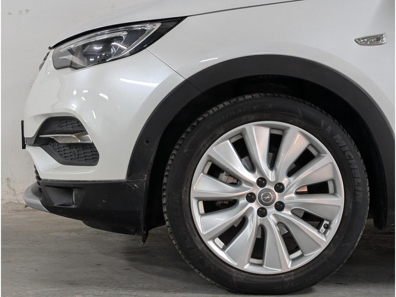 Opel Grandland X Ultimate 1.6 Turbo 180pk EAT8 | 1.600 KG TREKGEWICHT | AGR-STOELEN | TWO-TONE! | PANODAK | CAMERA | TREKHAAK | WINTERPACK | FULL LED | ISOFIX |