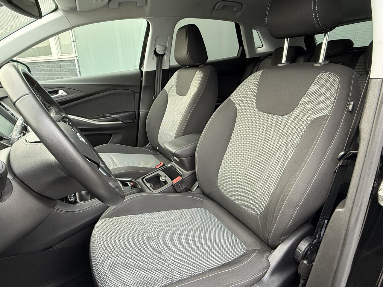 Opel Grandland X BWJ 2020 1.2 131 PK Turbo 120 Jaar Edition 74.000KM! CLIMA | CRUISE | APPLE CARP. | ANDROID AUT. | PRIV. GLAS | PDC | LMV | MULTIFUNCT. STUURWIEL