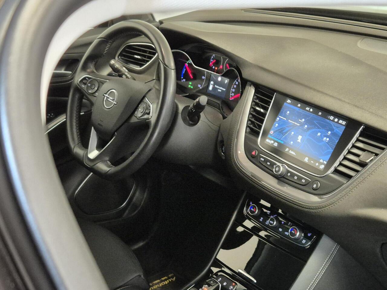 Opel Grandland X 1.6 Turbo Plug-in-Hybrid Ultimate | Navigatie | Stoelverwarming/Stoelverkoeling | 360º Camera | Apple Carplay/Android Auto | Keyless Entry |