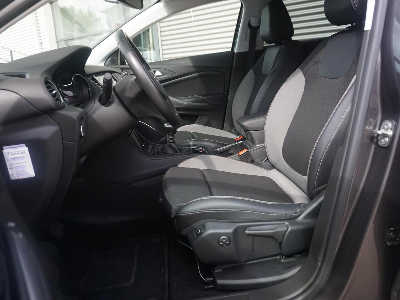 Opel Grandland X 1.2 Turbo Business Elegance