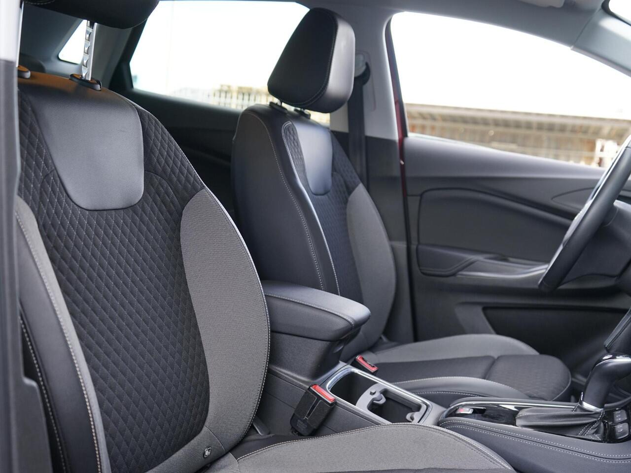 Opel Grandland X 1.2 Turbo Innovation 1e eig / Orig. NL / Navi / Camera / Bluetooth / Half-leder / LED /