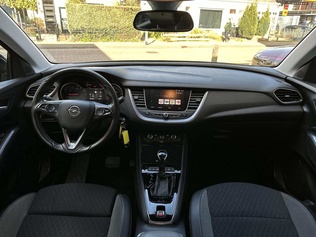 Opel Grandland X 1.2 Turbo Business Executive ECC/ CAMERA / Sensoren.