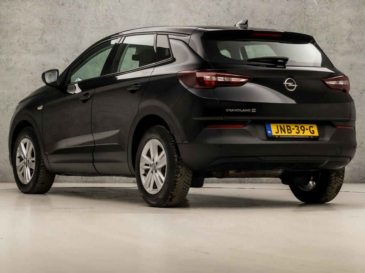 Opel Grandland X 1.2 Turbo Sport Automaat (APPLE CARPLAY, GROOT NAVI, PARKEERSENSOREN, SPORTSTOELEN, CRUISE, LM VELGEN, LED KOPLAMPEN, NIEUWSTAAT)