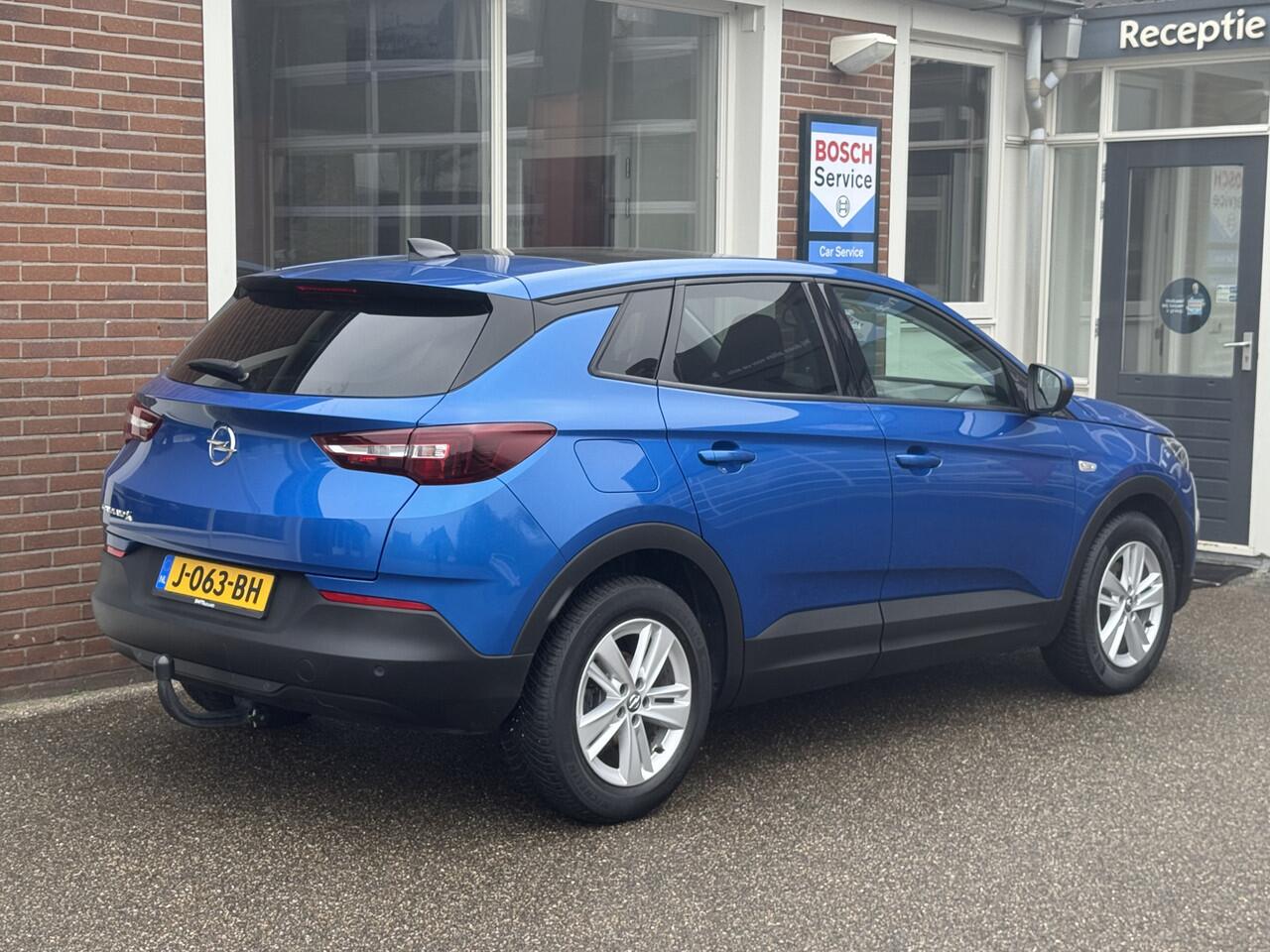 Opel Grandland X 1.2 Turbo Edition Automaat, 130 Pk, Airco/ECC, Panhttps://wheelerdelta.autodata.nl/data/files/00/02/52/78/49/16/0/160/120/foto.jpgoramadak, Trekhaak,