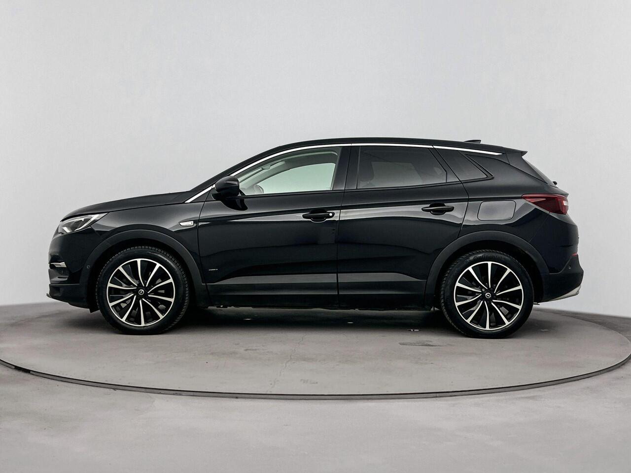 Opel Grandland X 1.6 Turbo Hybrid4 Elegance | PHEV 300 PK | Comfortstoelen | Trekhaak | Navigatie | Camera | All Season banden | Parkeersensoren |