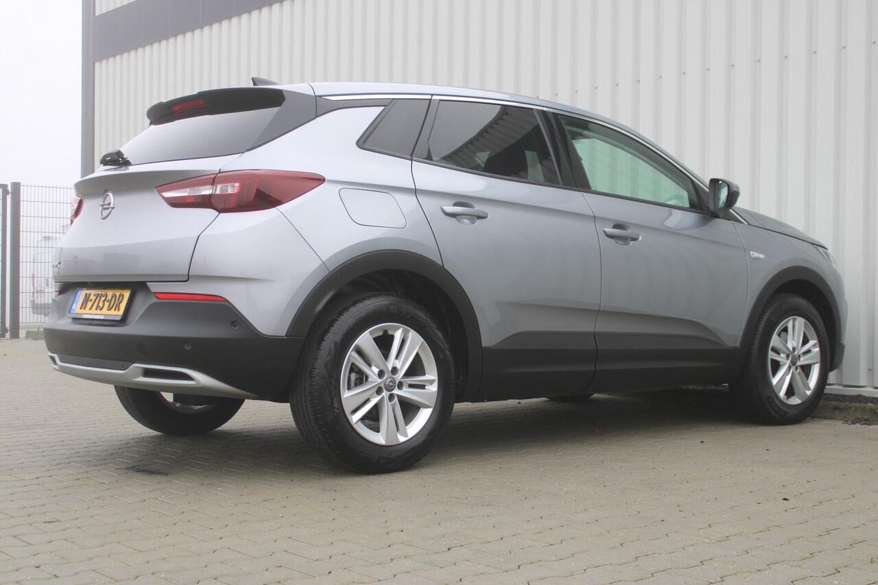 Opel Grandland X 1.2 Turbo Business Elegance | Incl. 12 maanden garantie | Stoel/stuurverwarming | Parkeercamera voor + achter | Apple carplay/Android auto | Navigatie | Cruise control | Climate control |
