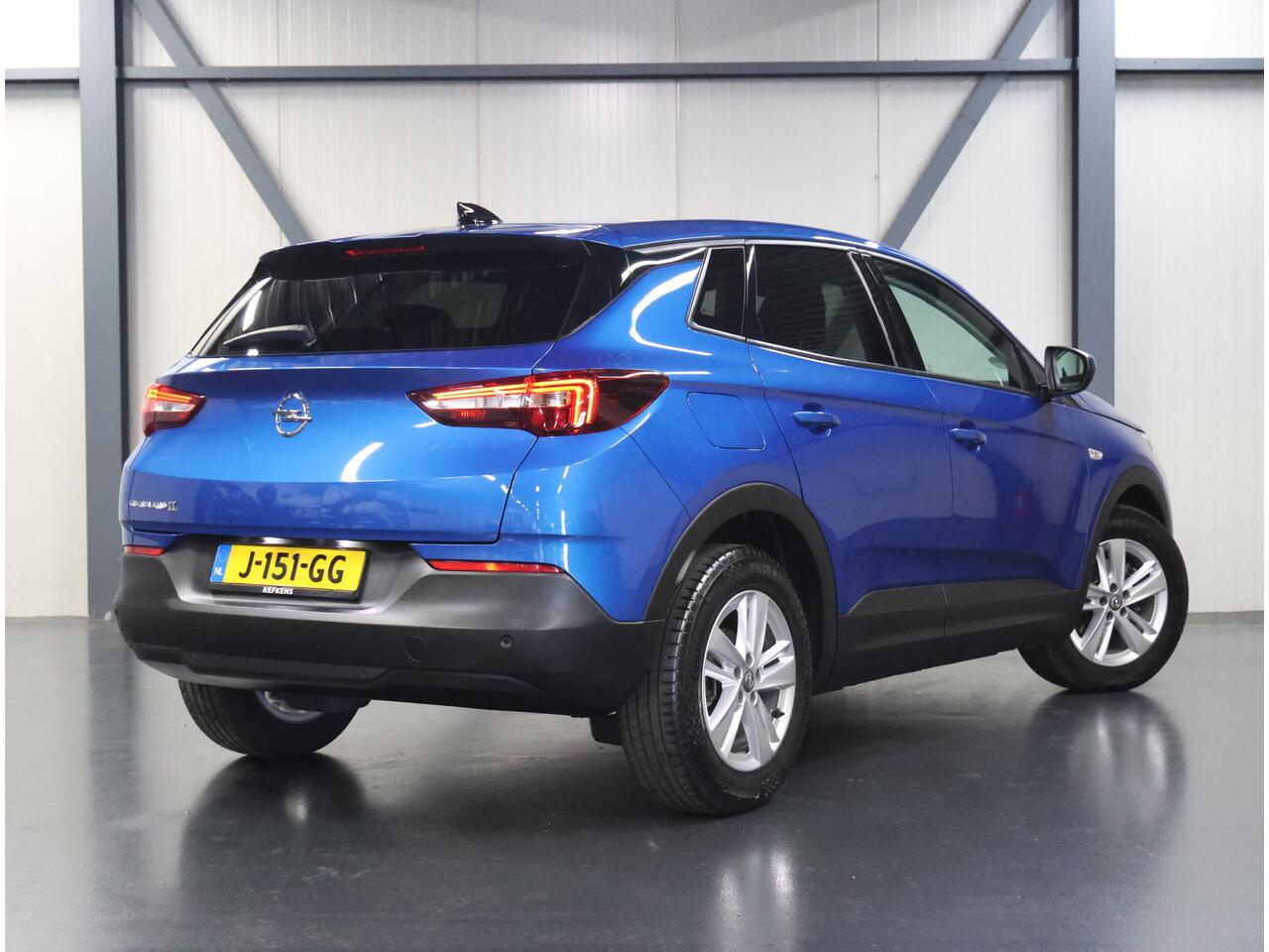 Opel Grandland X 130PK Edition | 1ste eigenaar | Glazen dak | Navigatie | Cruise Control | Climate Control | LED | Armsteun | Parkeersensoren | Isofix | Privacy Glass | AUTOMAAT |