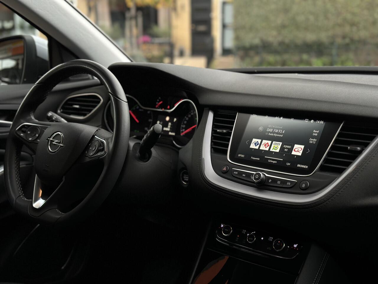 Opel Grandland X 1.6 Turbo Hybrid Business Elegance 225PK Automaat Navi/LED/AGR/Stoelverwarming