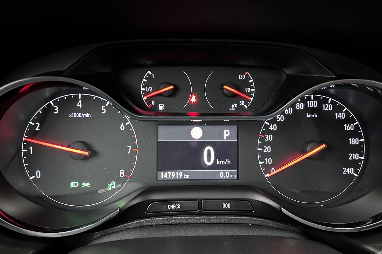 Opel Grandland X 1.6 Turbo Business Executive | Apple Carplay | LED koplampen | Panoramadak | Parkeersensoren