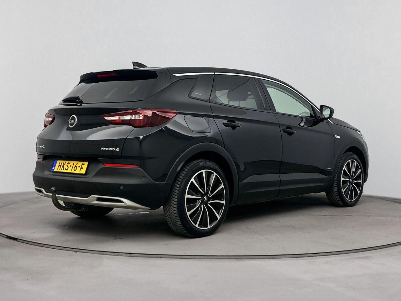 Opel Grandland X 1.6 Turbo Hybrid4 Elegance | PHEV 300 PK | Comfortstoelen | Trekhaak | Navigatie | Camera | All Season banden | Parkeersensoren |