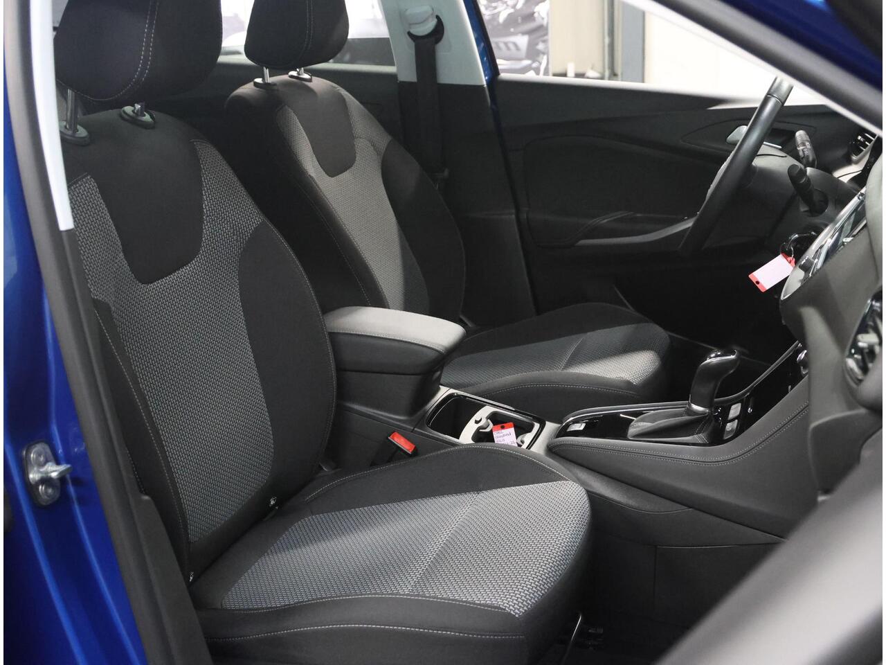 Opel Grandland X 130PK Edition | 1ste eigenaar | Glazen dak | Navigatie | Cruise Control | Climate Control | LED | Armsteun | Parkeersensoren | Isofix | Privacy Glass | AUTOMAAT |