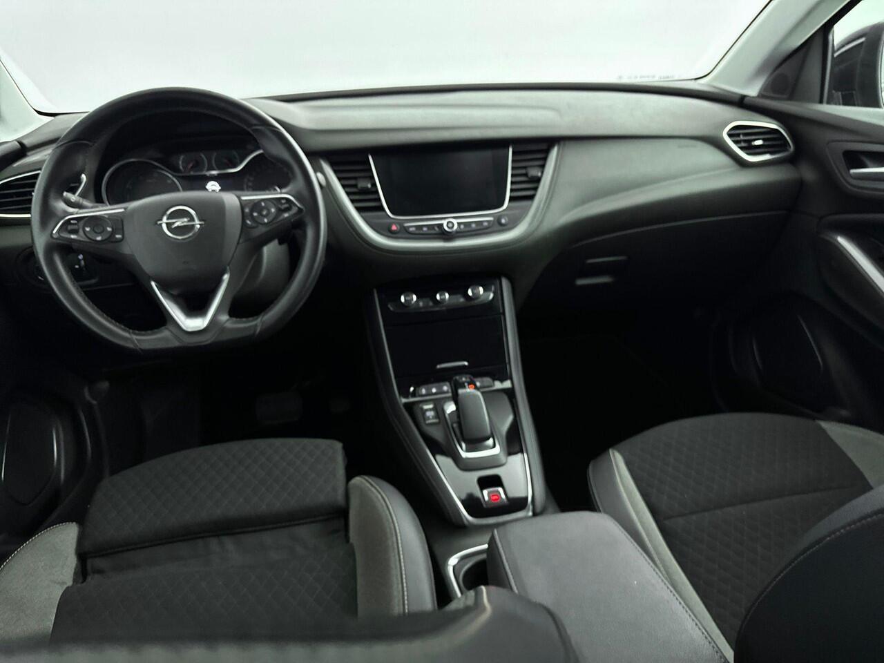 Opel Grandland X 1.6 Turbo Hybrid4 Elegance | PHEV 300 PK | Comfortstoelen | Trekhaak | Navigatie | Camera | All Season banden | Parkeersensoren |
