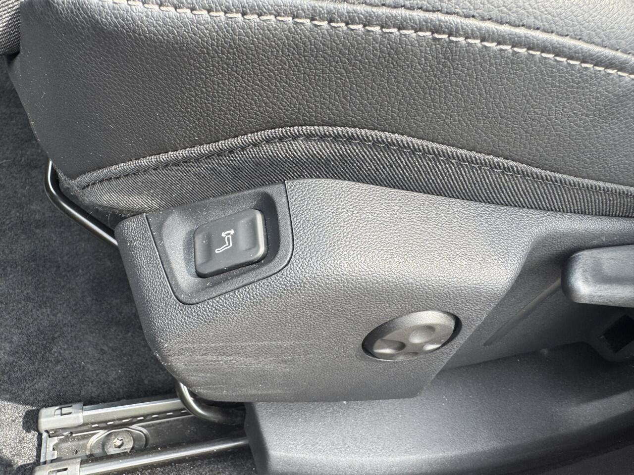 Opel Grandland X 1.6 Turbo Hybrid Business Elegance PHEV // FULL LED // KEYLESS // NAVI+CARPLAY // CAMERA+SENSOREN // ELEK. ACHTERKLEP // STOELVERWARMING //