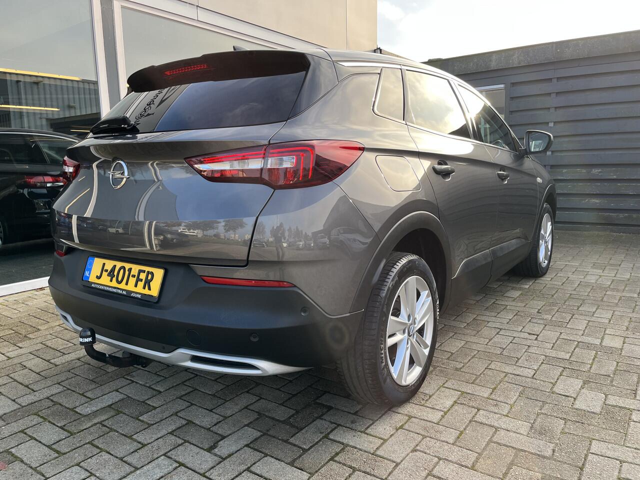 Opel Grandland X 1.2 Turbo Business Executive 50% deal 7.475,- ACTIE Trekhaak / Carplay / Clima / Cruise / Keyless