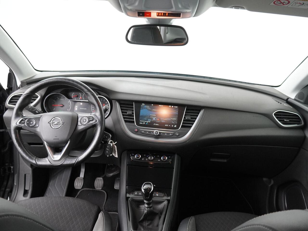 Opel Grandland X 1.2 Turbo Business Elegance - LED koplampen - Stoelverwarming - Dode hoek - Navigatie - 360gr. Camera