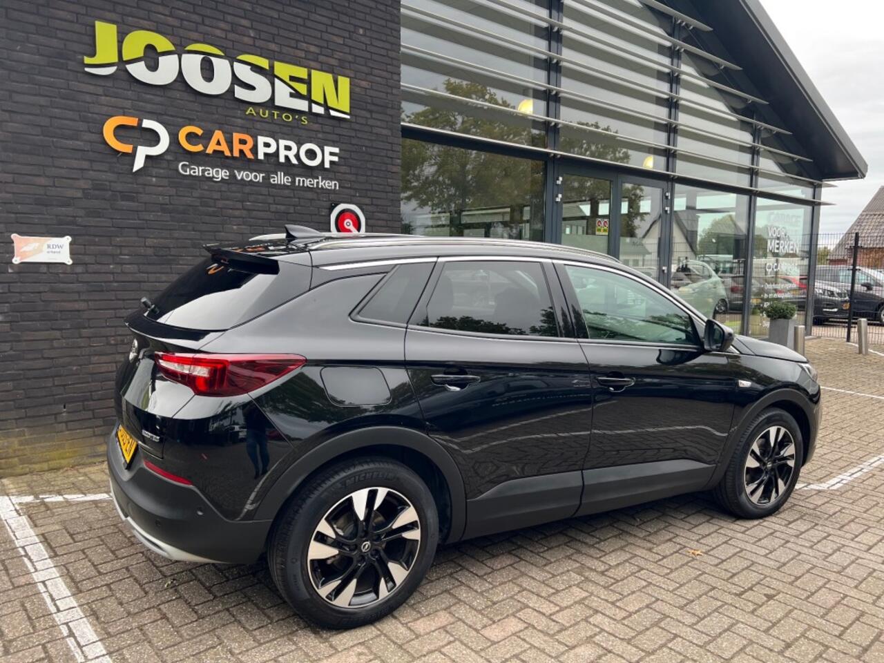 Opel Grandland X 1.2 TURBO INNOVATION
