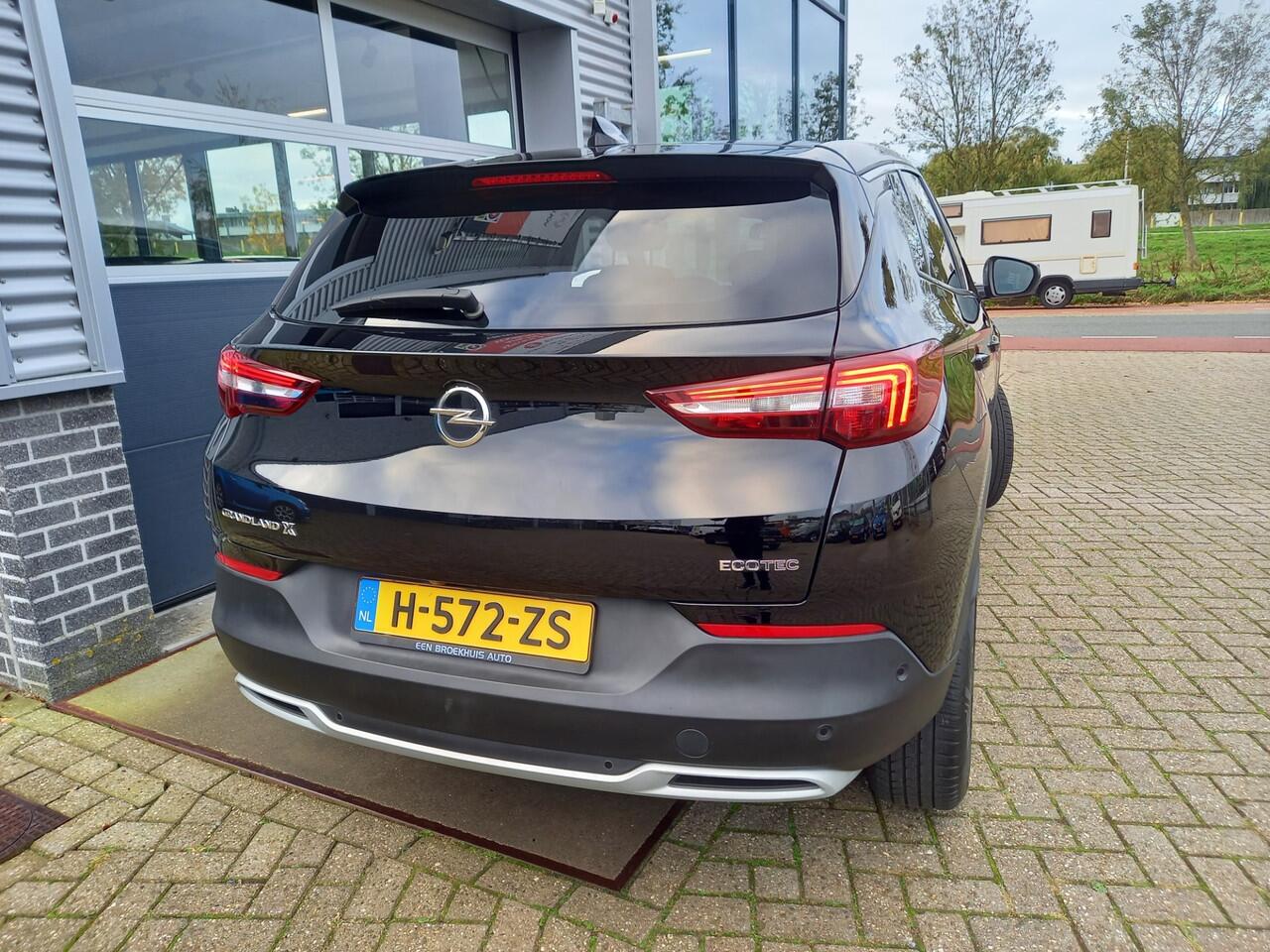 Opel Grandland X 1.2 Turbo Business Executive - CAMERA - TREKHAAK - PDC - CARPLAY / ANDROID - CLIMA - CRUISE - NL AUTO