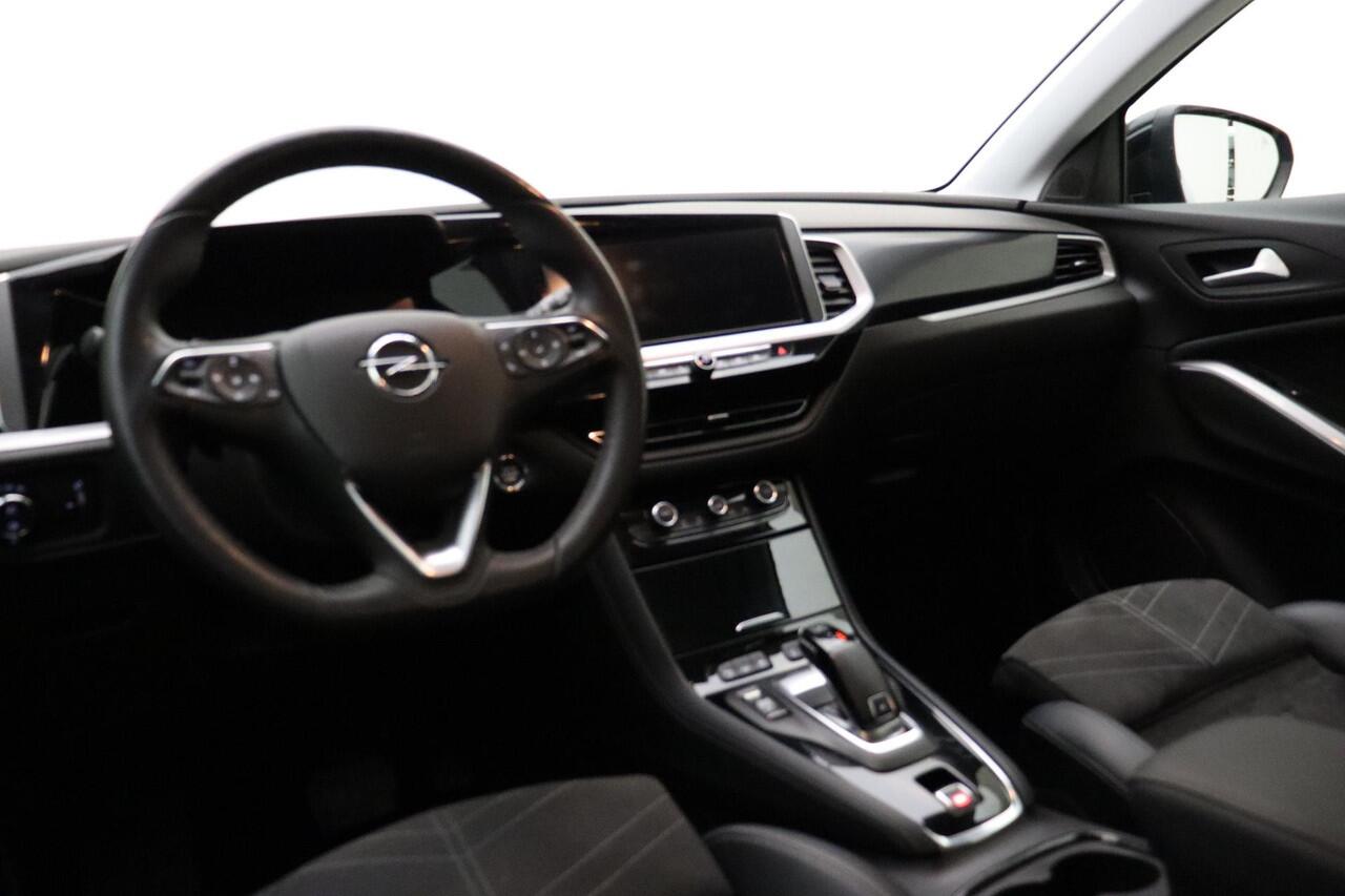 Opel Grandland 1.2 Turbo Ultimate | Adaptive Cruise Control | Stoelverwarming | Verwarmd stuurwiel | Keyless Entry & Start | 360° Camera | Matrix LED