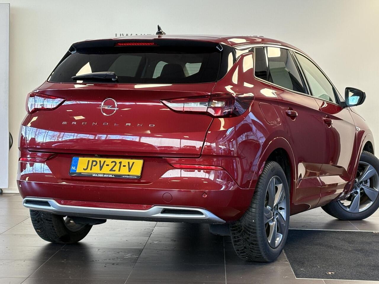 Opel Grandland Elegance 1.2 Turbo 130pk | ALL SEASON BANDEN | AGR-STOEL | LED PIXEL VERLICHTING | 360° CAMERA | DODEHOEKBEW. | NAVI | ISOFIX |