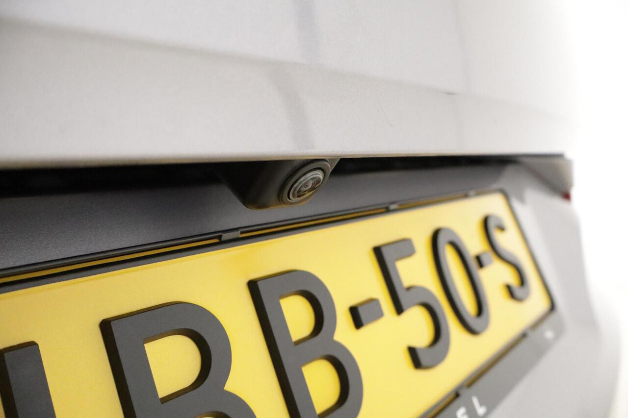 Opel Grandland 1.6 Turbo 225pk Automaat Plug-In Hybrid GS | Navigatie | Lederen bekleding | Stoelverwarming & ventilatie | Adapt. Cruise control | Camera | Keyless | Lichtmetalen velgen