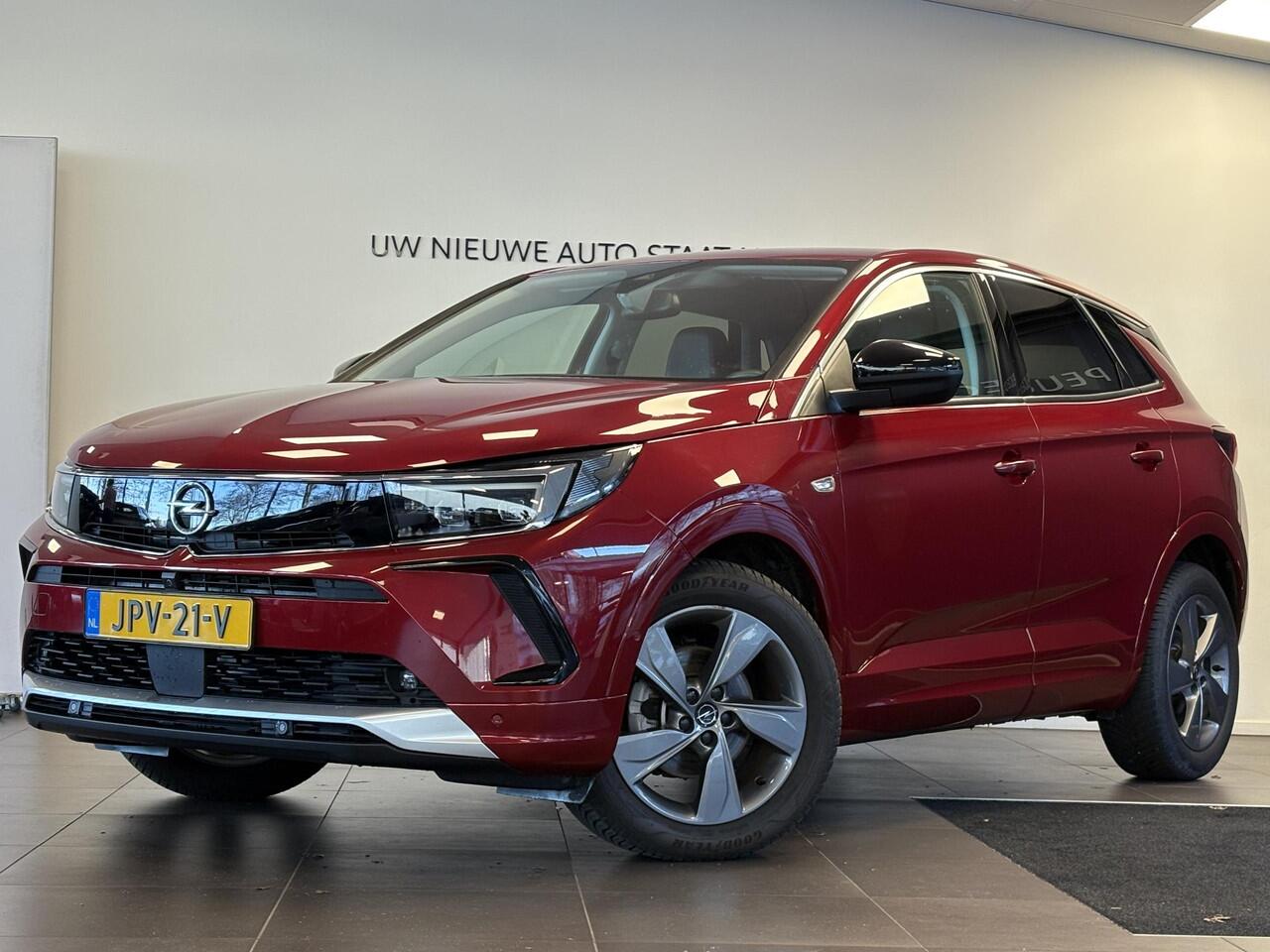 Opel Grandland Elegance 1.2 Turbo 130pk | ALL SEASON BANDEN | AGR-STOEL | LED PIXEL VERLICHTING | 360° CAMERA | DODEHOEKBEW. | NAVI | ISOFIX |