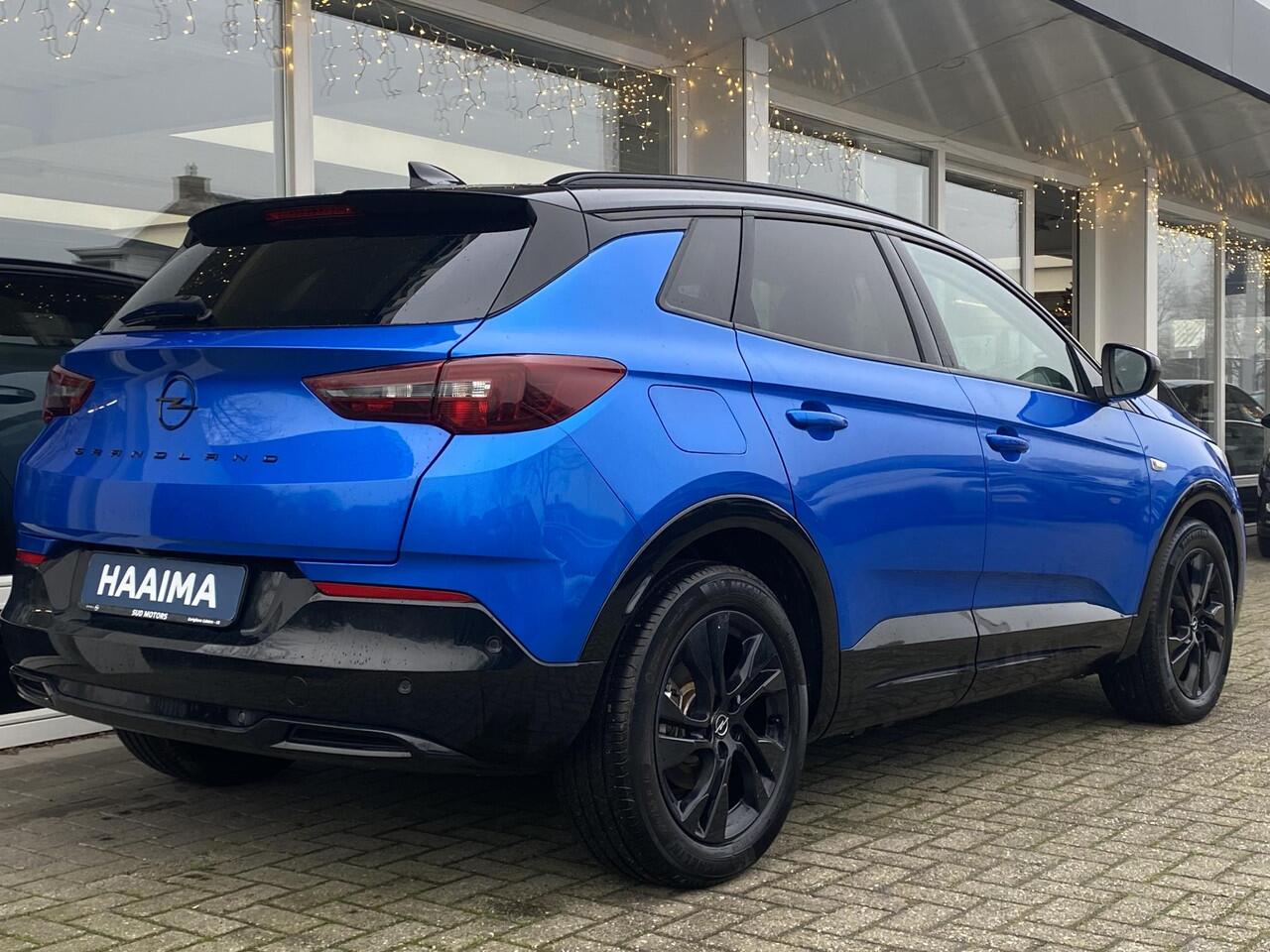 Opel Grandland 1.6 Turbo Plug-In Hybrid GS | AGR Comfortstoelen | Achteruitrijcamera | Parkeersensoren voor en achter | Navigatiesysteem | Voorstoelen verwarmd
