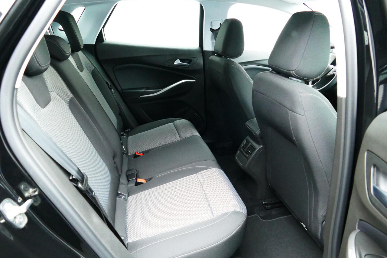 Opel Grandland 1.2 130pk Turbo Edition. Carplay/Android Navi, Clima, Cruise, 17"LMV, Haak 1400kg