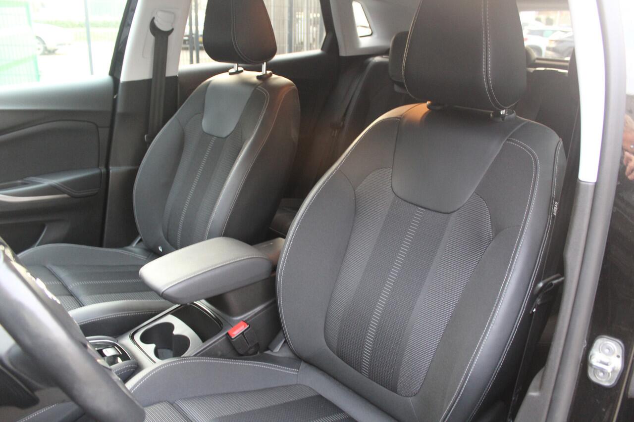 Opel Grandland 1.2 Turbo Level 4 | Automaat | Incl. 12 maanden garantie | Apple Carplay | Stoel en stuurverwarming | Sportstoelen | Virtueel dashboard | Cruise control | Climate control | Verkeersbord herkenning | Parkeersensoren | Lane assist | Draadloos telefoon laden