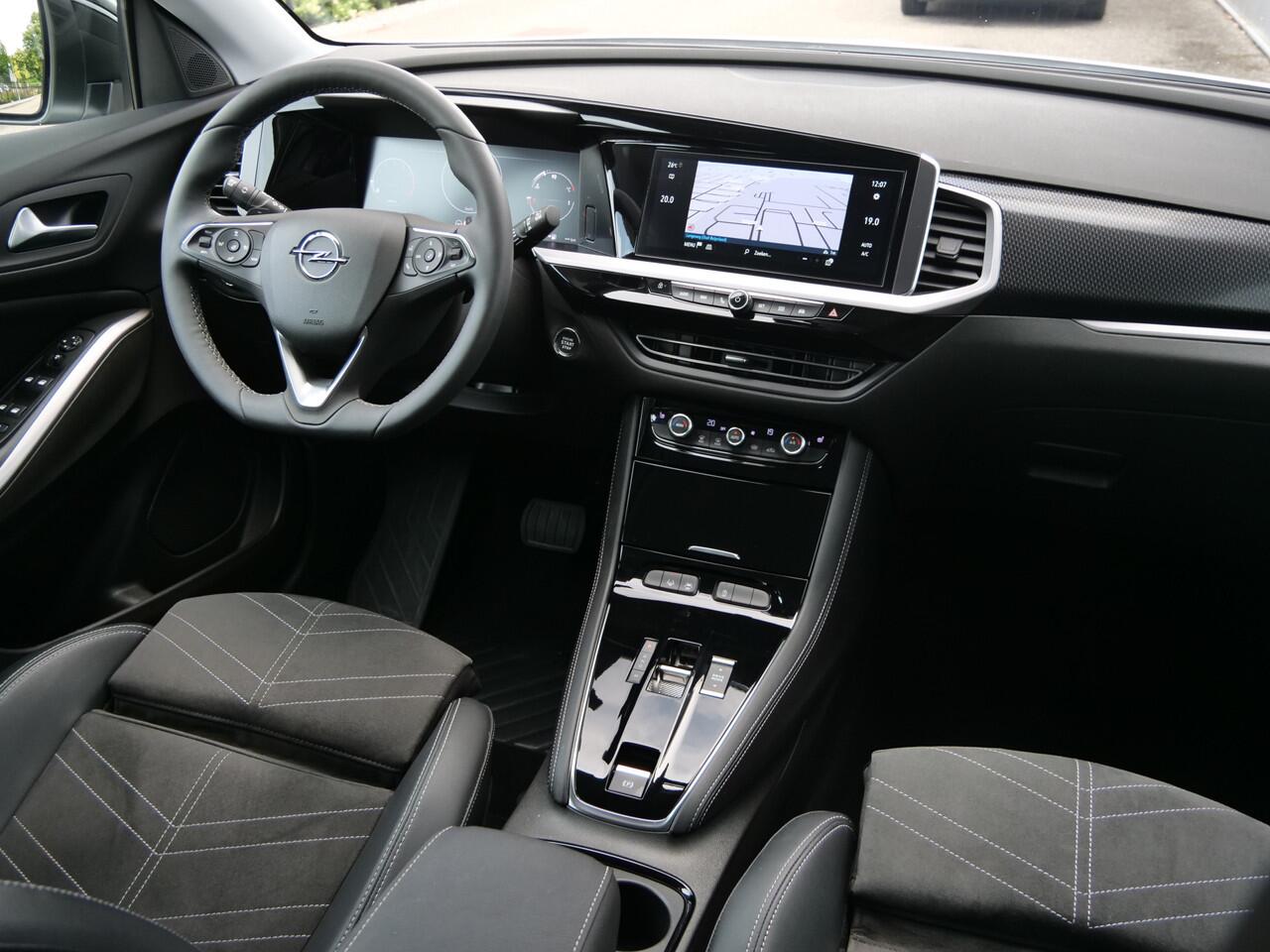 Opel Grandland 1.2 Turbo 130pk Ultimate Automaat Navigatie / LED / Camera / 19 Inch