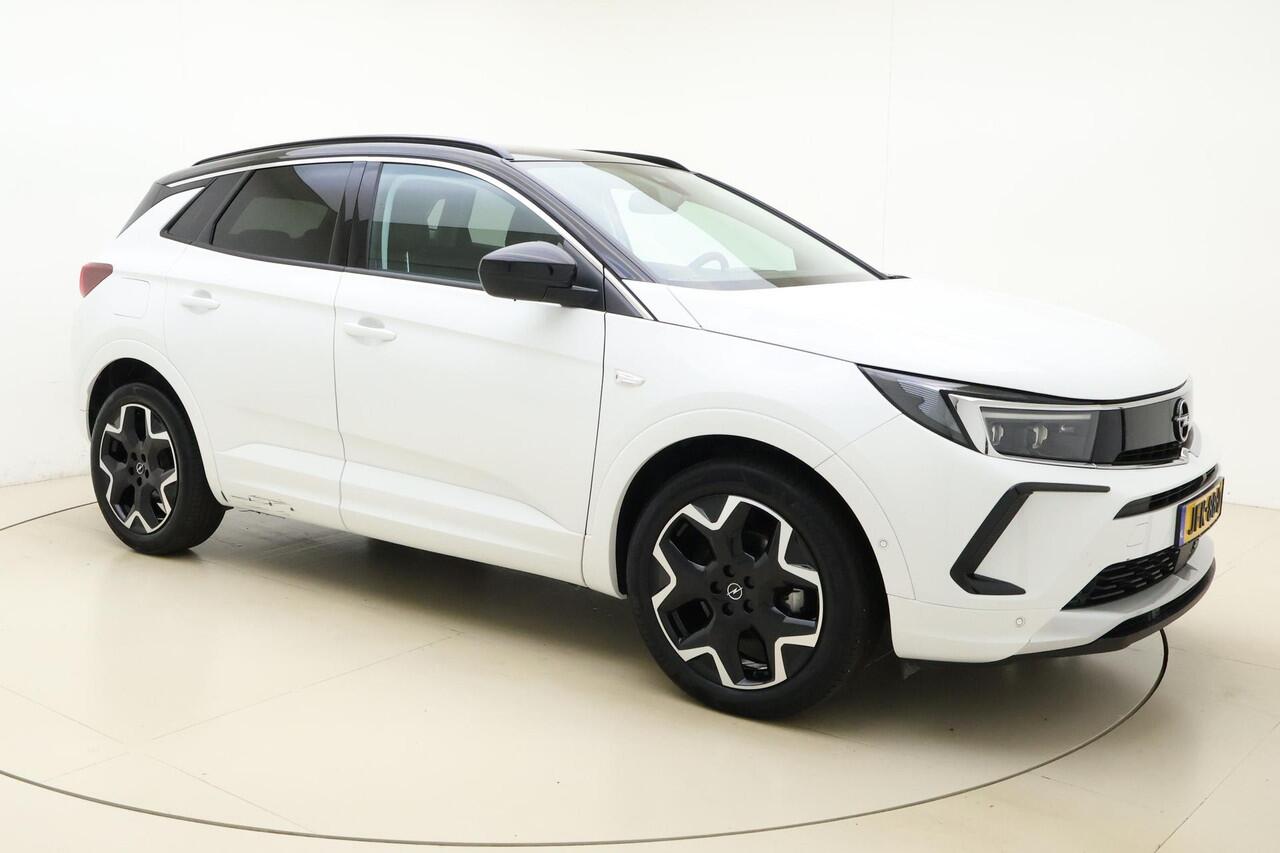 Opel Grandland 1.2 Turbo Ultimate Automaat | Navigatie | Elektrische Achterklep | Stoelverwarming | Climate & Cruise Control | Alcantara bekleding | Zwart dak | Lichtmetalen velgen