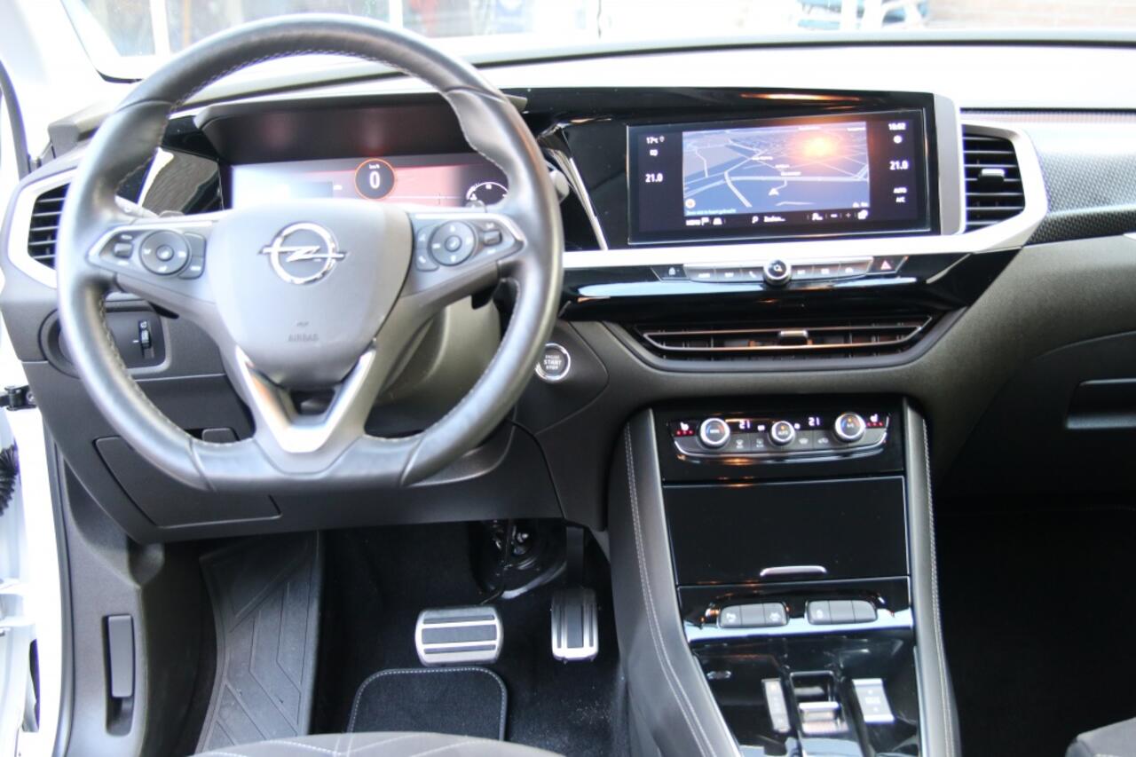 Opel Grandland 1.2 Turbo Ultimate | Apple carplay | 360 camera | Navigatie | St