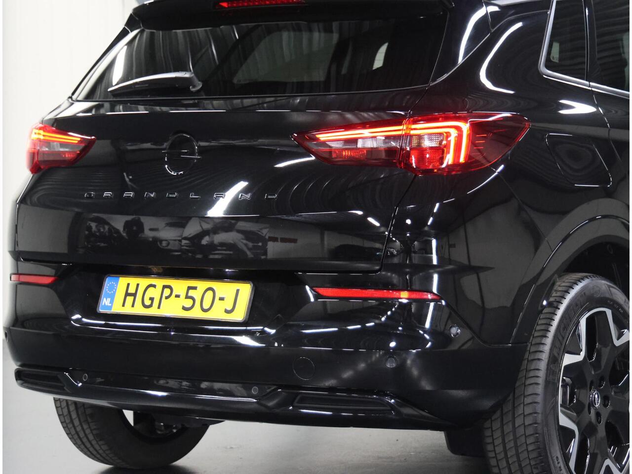 Opel Grandland 1.2 130PK Turbo GS | 1ste eigenaar | AppleCarPlay/AndroidAuto | Alcantara/LEER | Climate Control | Cruise Control | Navigatie | 360'Camera | AGR-stoelen | Keyless Entry/Start | LED Koplampen | Privacy Glass | Electrische achterklep | Isofix | Armsteun |