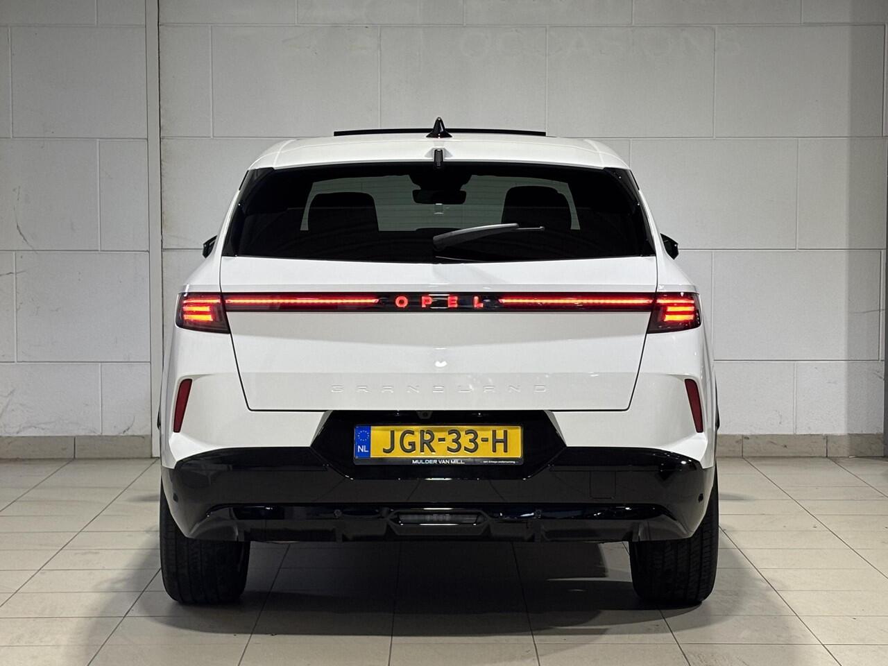 Opel Grandland Electric Business Edition 73kWh 210pk | Hi-Fi FOCAL® | SCHUIF/KANTELDAK | LED PIXEL VERLICHTING | HEAD UP DISPLAY | ISOFIX |