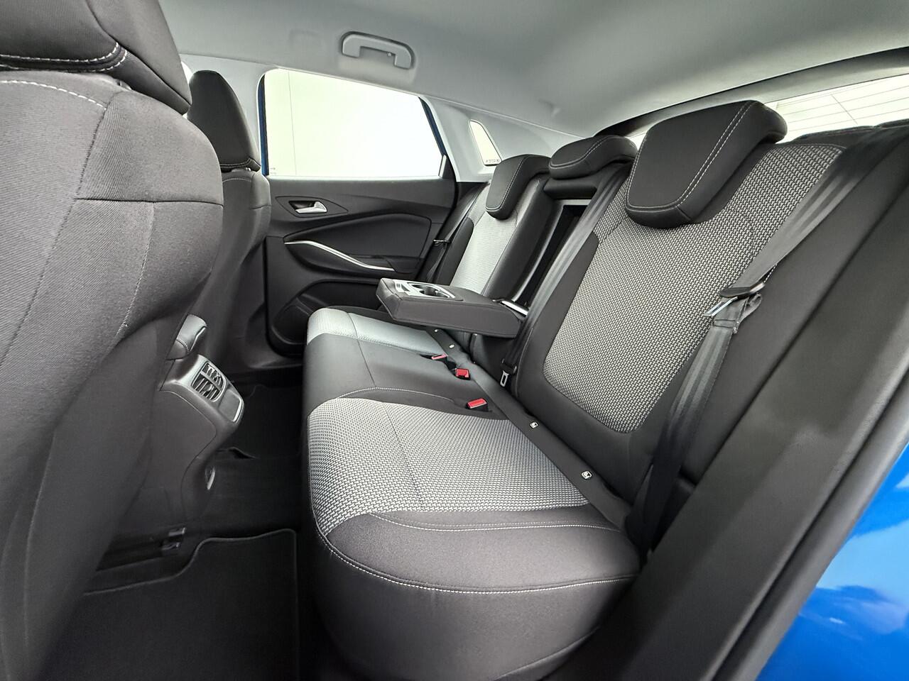 Opel Grandland 1.6T 225PK NW MODEL PHEV AUT-8 Navi Ecc Apple Carplay Android Auto 360°Camera Adaptieve Cruise Control Pdc Plug-In Hybride DAB+ Lane Assist Stuur Verwarming Led Keyless Digitaal dashboard 1e Eigenaar Origineel Nederlandse Auto Nieuwe Model ¤ 40.000 - nieu