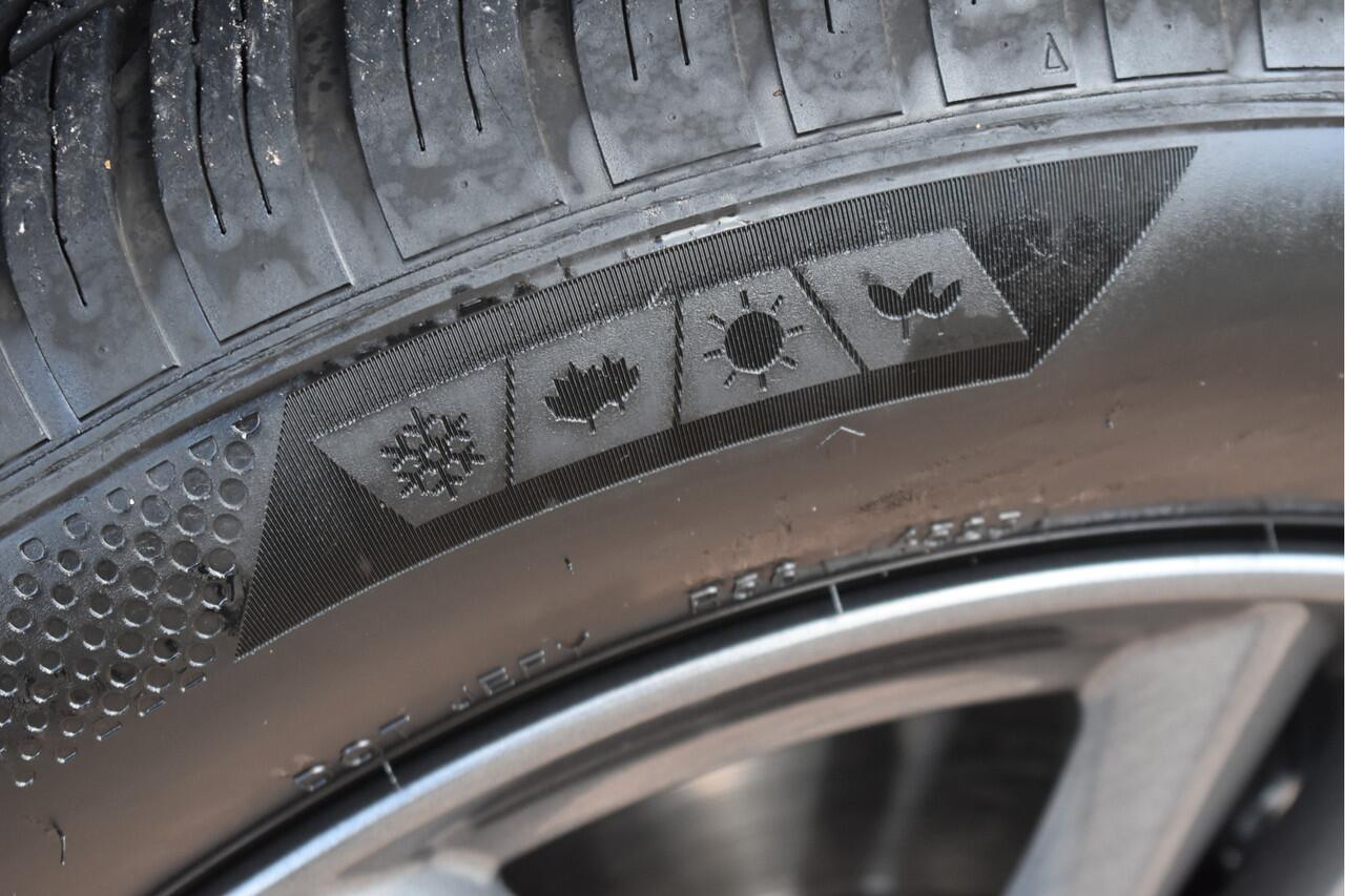 Opel Grandland 1.2 Turbo Elegance 131 PK Winter pakket | DAB | Carplay / Androidauto | Stoelverwarming 4x | Camera | Trekhaak | 4-Seasons | LED verlichting