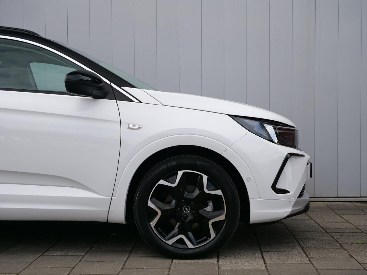 Opel Grandland 1.2 Turbo 130pk Ultimate Automaat Navigatie / LED / Camera / 19 Inch