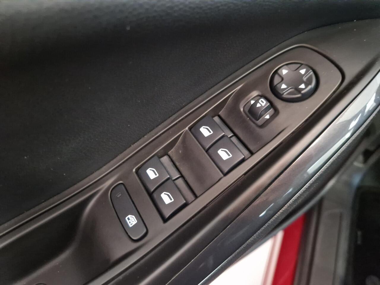 Opel Grandland 1.6 Turbo Plug-In Hybrid Business Elegance SOH 90,5% | Navigatie | Parkeersensoren voor en achter | Apple Carplay/Android Auto